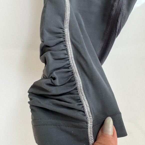 LuluLemon Work Out Pant - Picture 3 of 7